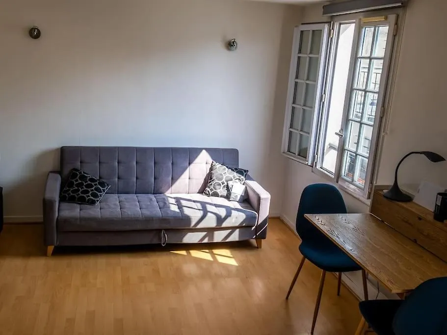 Paris Cozy Flat, Sentier, 2 Guests Apartment France